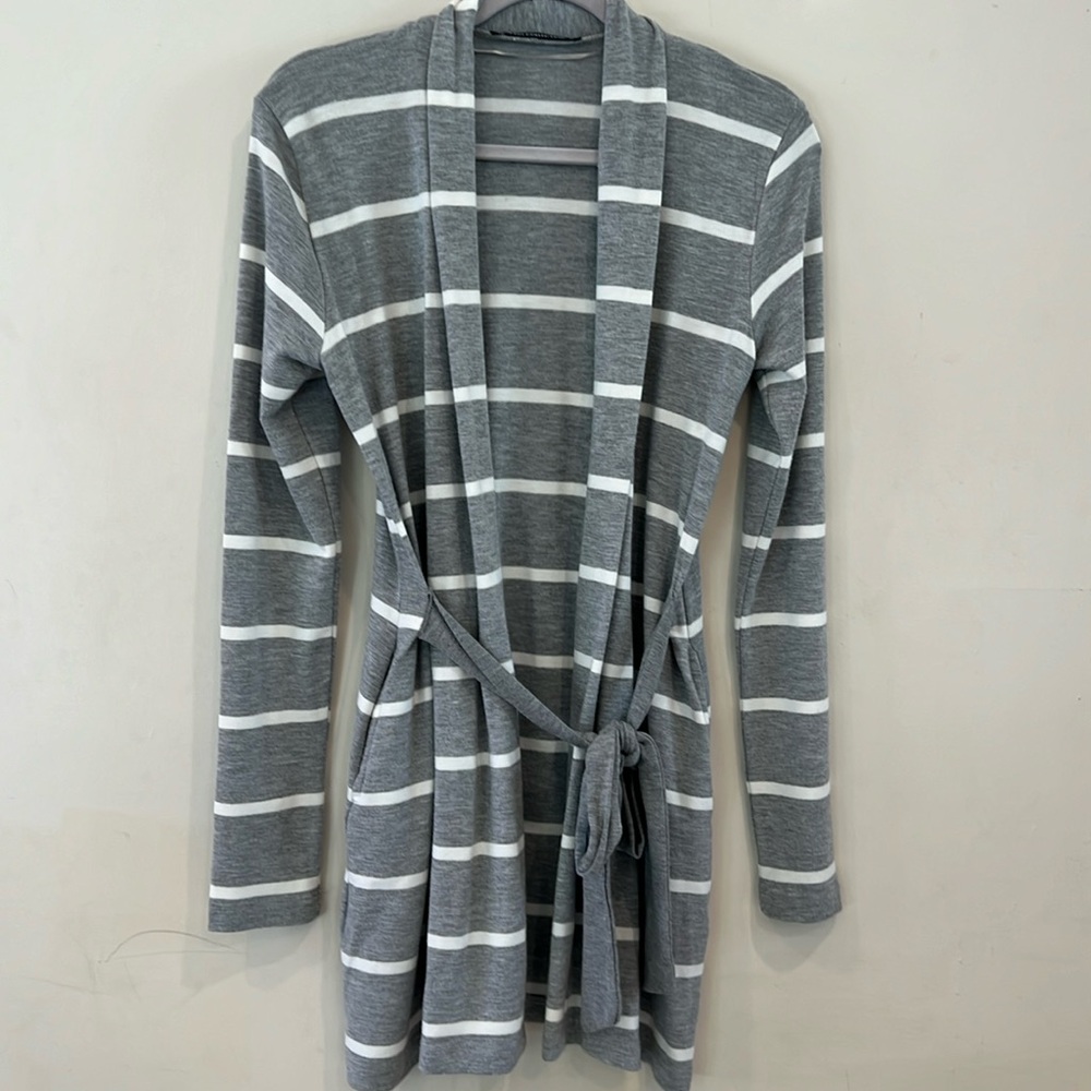 Mudo Collection‎ Women Long Grey Sweater Jacket Size M